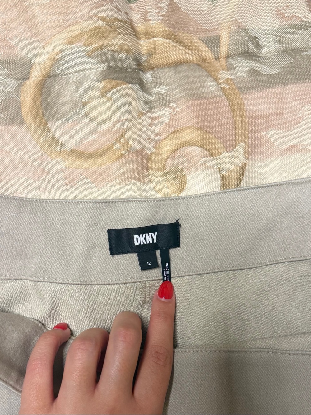NEVER WORN DKNY Woman Pants in Light Taupe